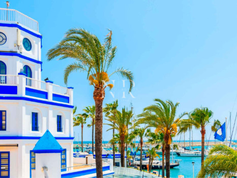 Commercial Premises in Marbella Centro on the seafront for sale