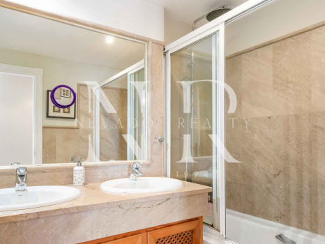 Appartement dans l'urbanisation Cumbres del Rodeo avec vue sur la mer à vendre