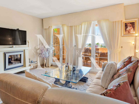 Appartement dans l'urbanisation Cumbres del Rodeo avec vue sur la mer à vendre