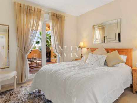 Appartement dans l'urbanisation Cumbres del Rodeo avec vue sur la mer à vendre