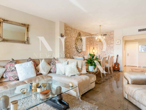 Appartement dans l'urbanisation Cumbres del Rodeo avec vue sur la mer à vendre