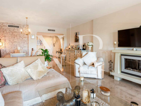 Appartement dans l'urbanisation Cumbres del Rodeo avec vue sur la mer à vendre
