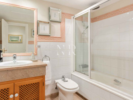 Appartement dans l'urbanisation Cumbres del Rodeo avec vue sur la mer à vendre