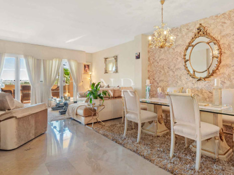 Appartement dans l'urbanisation Cumbres del Rodeo avec vue sur la mer à vendre