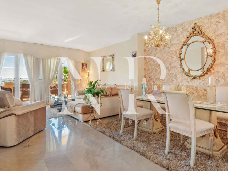 Appartement dans l'urbanisation Cumbres del Rodeo avec vue sur la mer à vendre