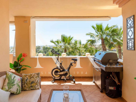 Appartement dans l'urbanisation Cumbres del Rodeo avec vue sur la mer à vendre