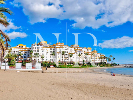Appartement dans l'urbanisation Cumbres del Rodeo avec vue sur la mer à vendre