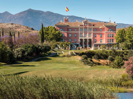 Ático en Los Flamingos Golf con vistas panorámicas al golf y al mar en venta