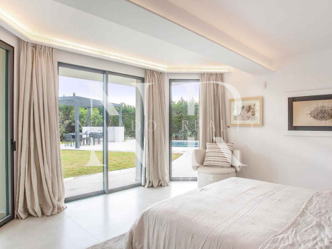 Villa in Nagueles with sea views for sale