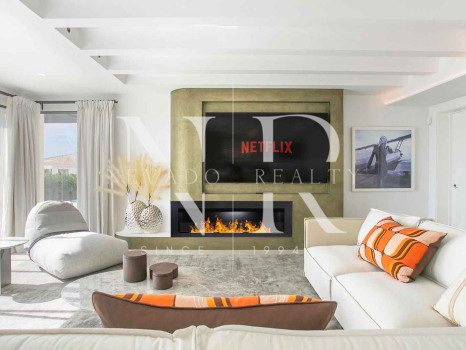 Villa in Nagueles with sea views for sale