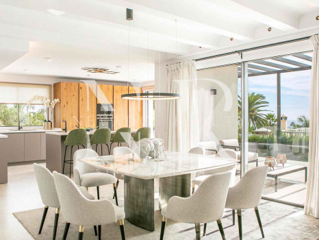Villa in Nagueles with sea views for sale