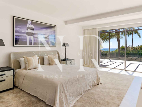 Villa in Nagueles with sea views for sale
