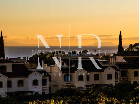 Villa in Nagueles with sea views for sale