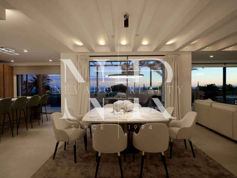 Villa in Nagueles with sea views for sale