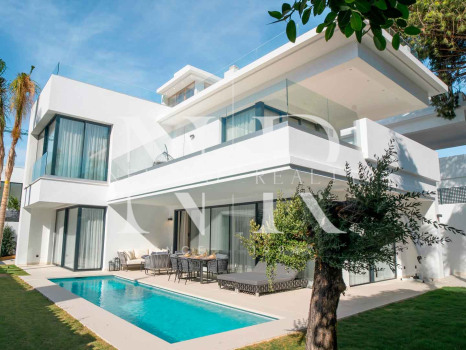 Villa in Rio Verde just a few metres from the beach for sale