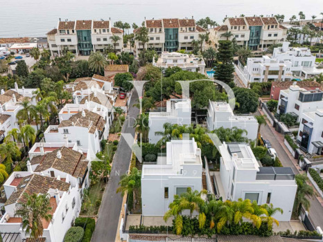 Villa in Rio Verde just a few metres from the beach for sale