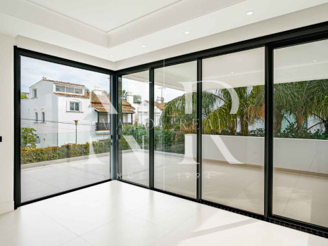 Villa in Rio Verde just a few metres from the beach for sale
