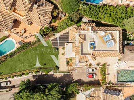Villa dans l'Urbanisation El Herrojo avec vue panoramique sur la mer à vendre