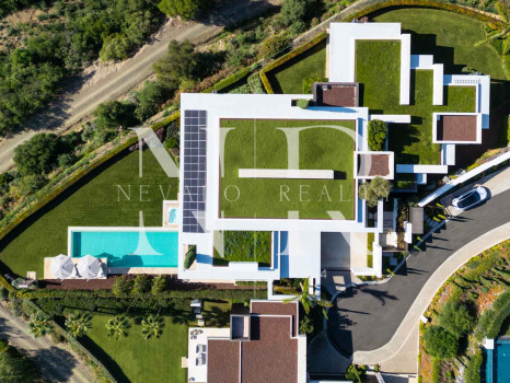 Villa dans l'urbanisation The Hills avec vue panoramique sur la mer à vendre