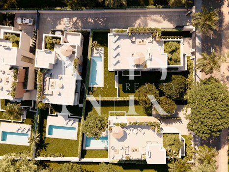 Villa en construcción en Marbella Este junto a la playa en venta