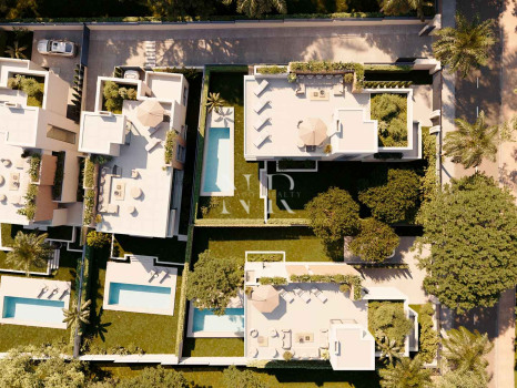 Villa de bord de mer en construction à Marbella Est à vendre