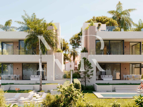 Villa en construcción en Marbella Este junto a la playa en venta