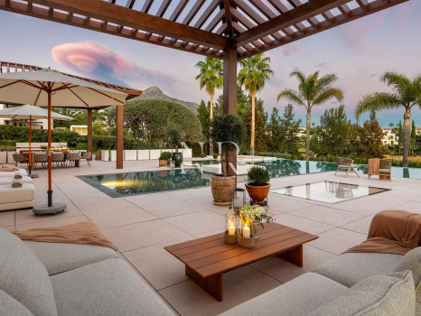 Villa en Las Brisas en primera línea de golf con vistas panorámicas en venta