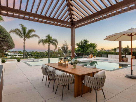 Villa en Las Brisas en primera línea de golf con vistas panorámicas en venta