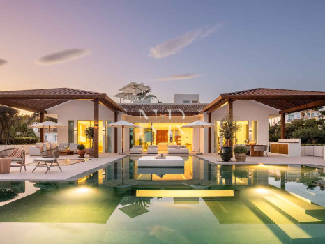 Villa en Las Brisas en primera línea de golf con vistas panorámicas en venta