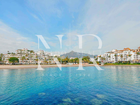 Villa en Las Brisas en primera línea de golf con vistas panorámicas en venta