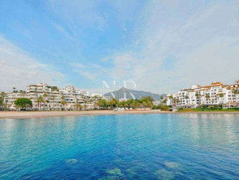 Villa en Las Brisas en primera línea de golf con vistas panorámicas en venta