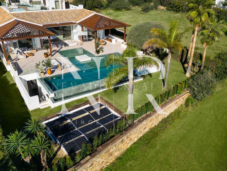 Villa en Las Brisas en primera línea de golf con vistas panorámicas en venta