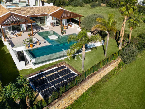 Villa en Las Brisas en primera línea de golf con vistas panorámicas en venta