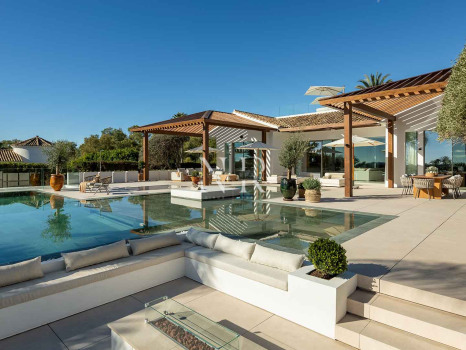 Villa en Las Brisas en primera línea de golf con vistas panorámicas en venta