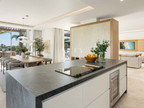 Villa en Las Brisas en primera línea de golf con vistas panorámicas en venta