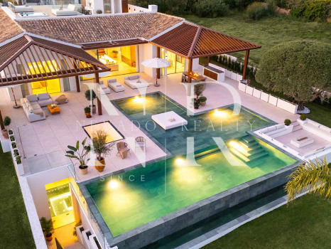 Villa en Las Brisas en primera línea de golf con vistas panorámicas en venta