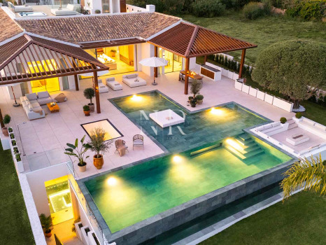 Villa en Las Brisas en primera línea de golf con vistas panorámicas en venta