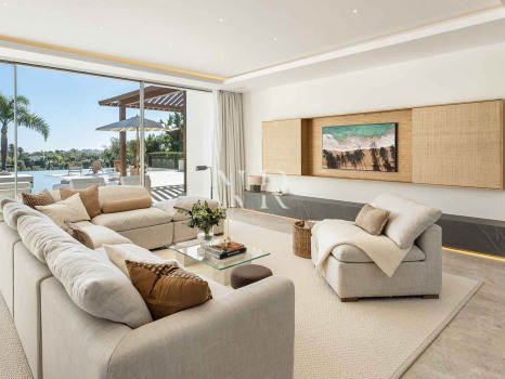 Villa en Las Brisas en primera línea de golf con vistas panorámicas en venta