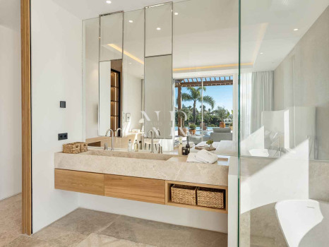 Villa en Las Brisas en primera línea de golf con vistas panorámicas en venta