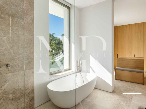 Villa en Las Brisas en primera línea de golf con vistas panorámicas en venta
