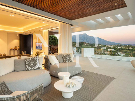 Villa en La Quinta con vistas panorámicas al mar en venta