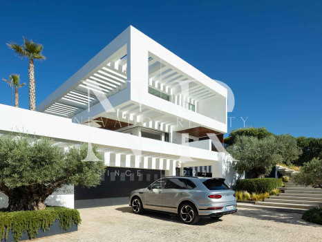 Villa en La Quinta con vistas panorámicas al mar en venta