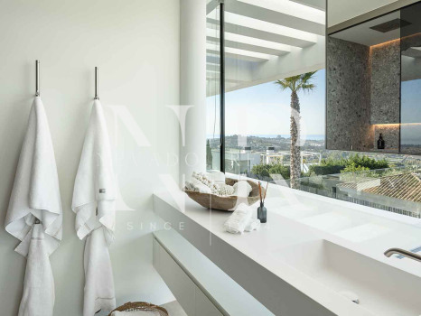 Villa en La Quinta con vistas panorámicas al mar en venta