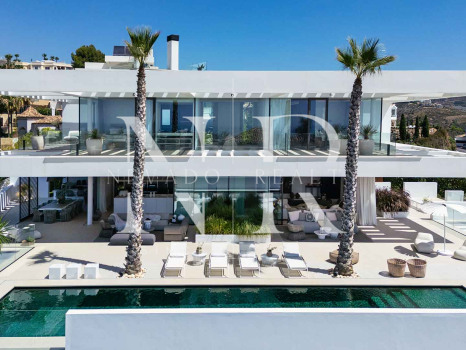 Villa en La Quinta con vistas panorámicas al mar en venta