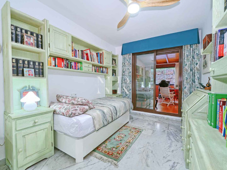 Appartement au rez-de-chaussée dans l'urbanisation Costa Nagueles III avec jardin privé à vendre