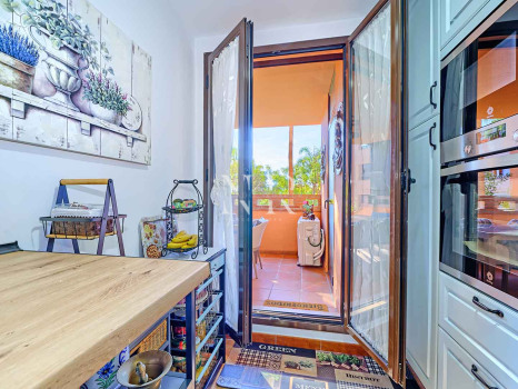 Appartement au rez-de-chaussée dans l'urbanisation Costa Nagueles III avec jardin privé à vendre