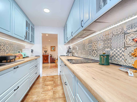 Appartement au rez-de-chaussée dans l'urbanisation Costa Nagueles III avec jardin privé à vendre