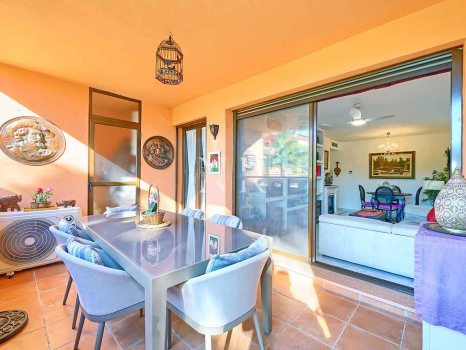 Appartement au rez-de-chaussée dans l'urbanisation Costa Nagueles III avec jardin privé à vendre