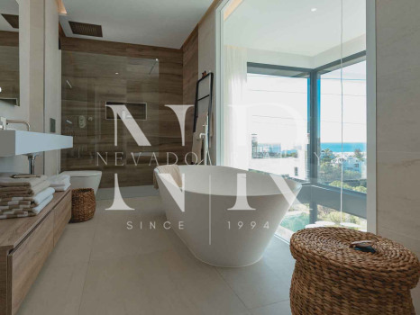 Maison jumelée à Rio Real avec vue sur la mer à vendre