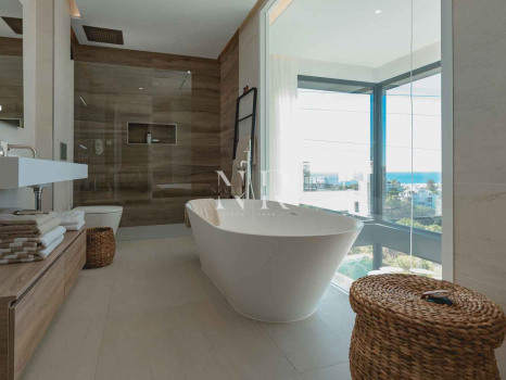 Maison jumelée à Rio Real avec vue sur la mer à vendre